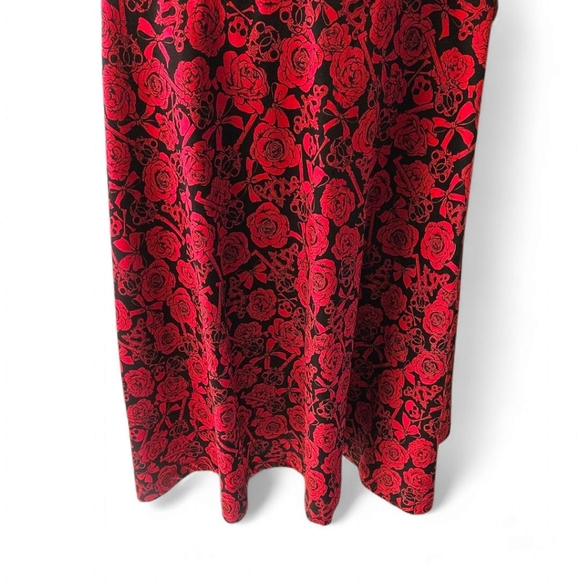 TORRID Plus Size Unique gothic Retro Chic Red Roses, Skulls, Gothic midi dress - Picture 9 of 16